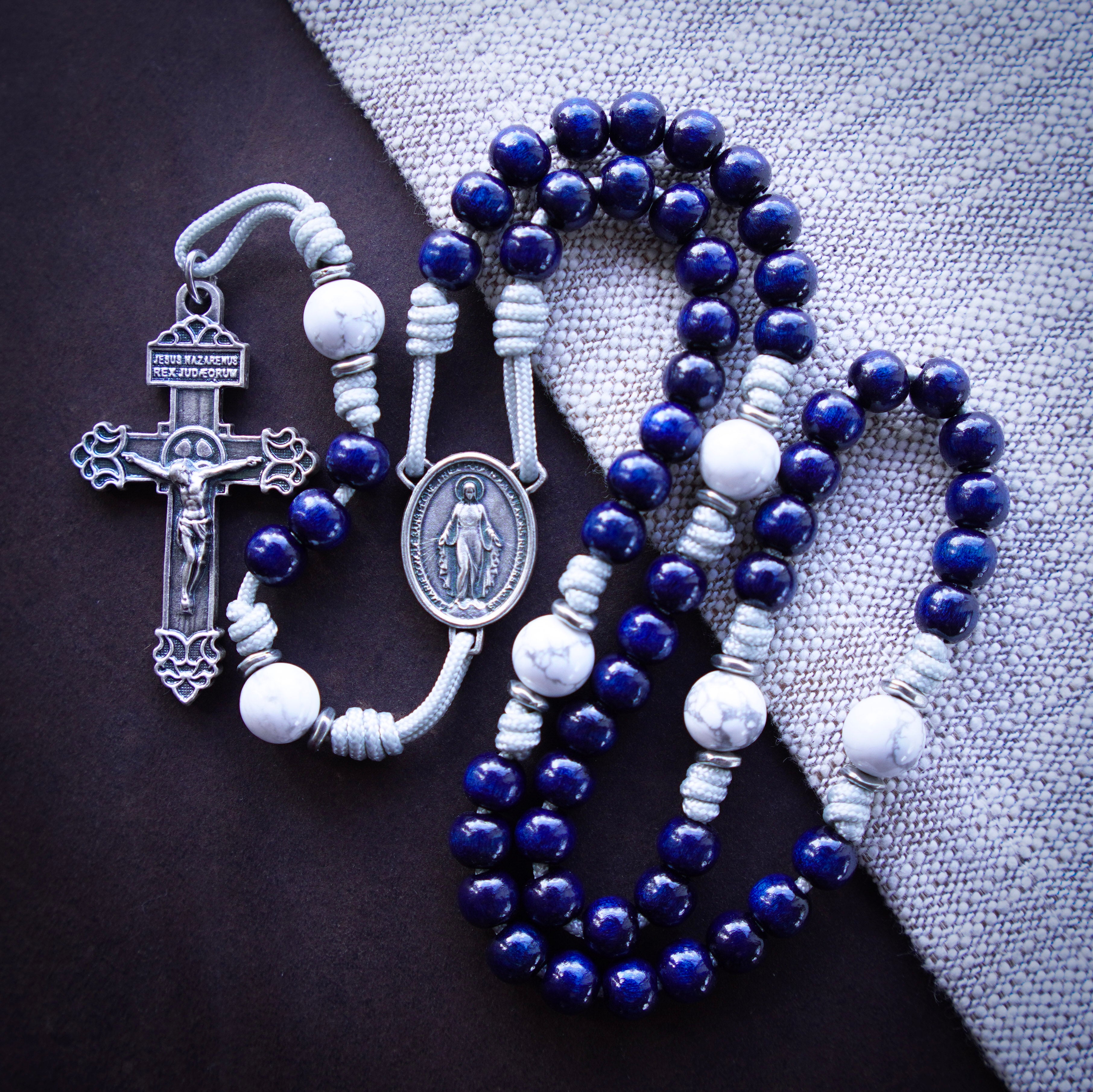 miracleマントルピース Mary's Mantle Rosary | The Catholic Woodworker