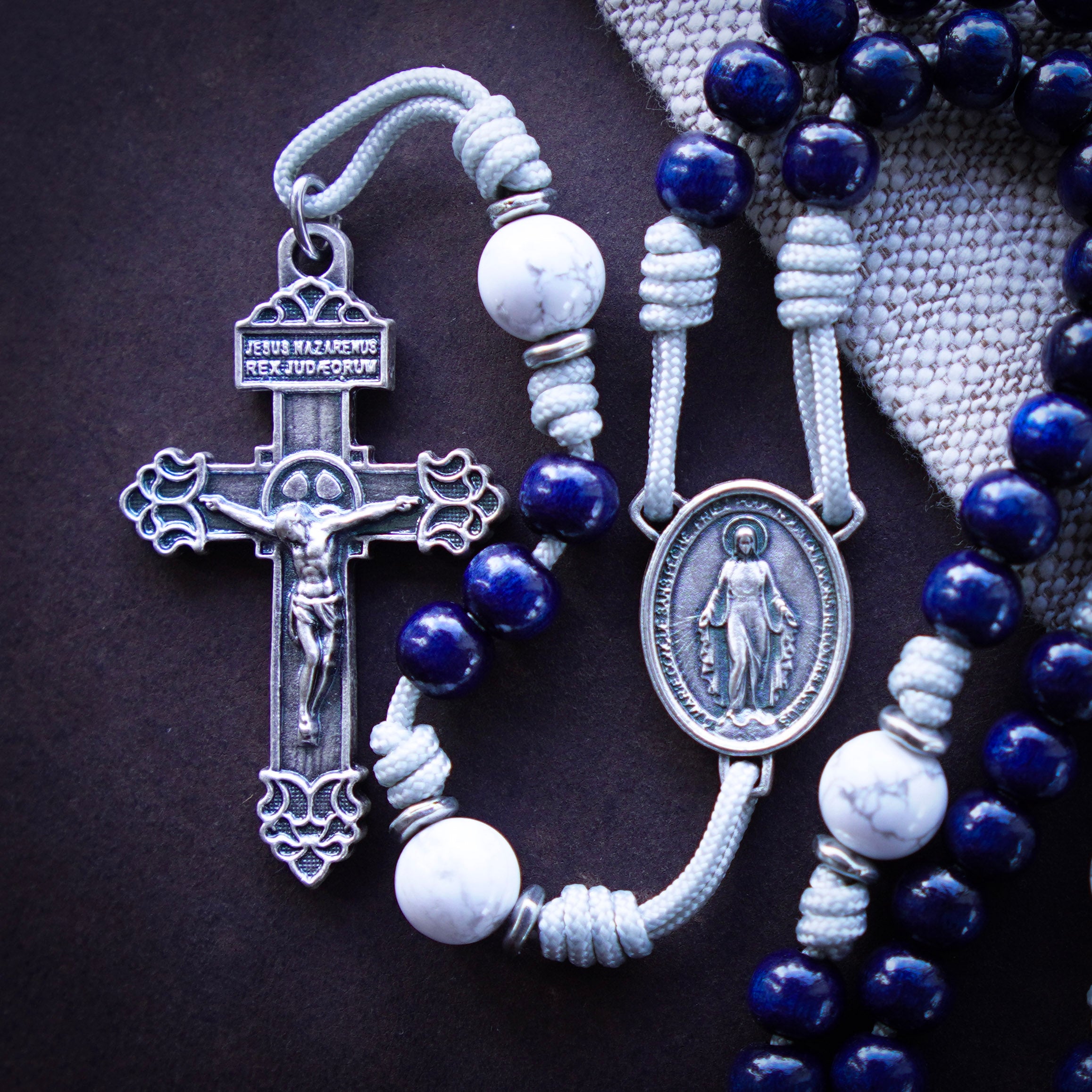 Mary's Mantle Rosary | The Catholic Woodworker