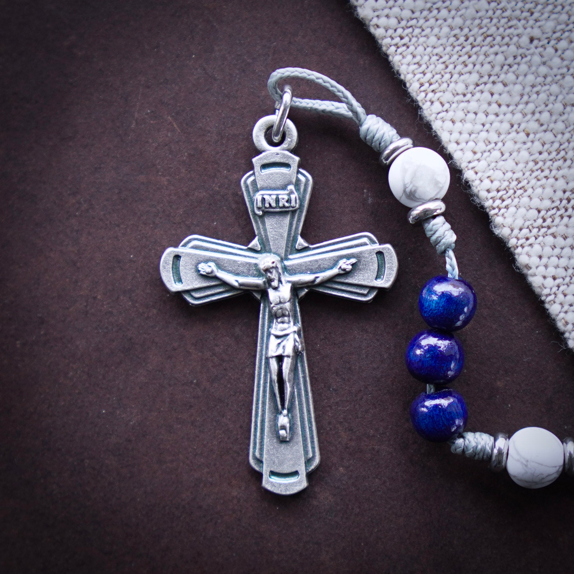 miracleマントルピース Mary's Mantle Rosary | The Catholic Woodworker